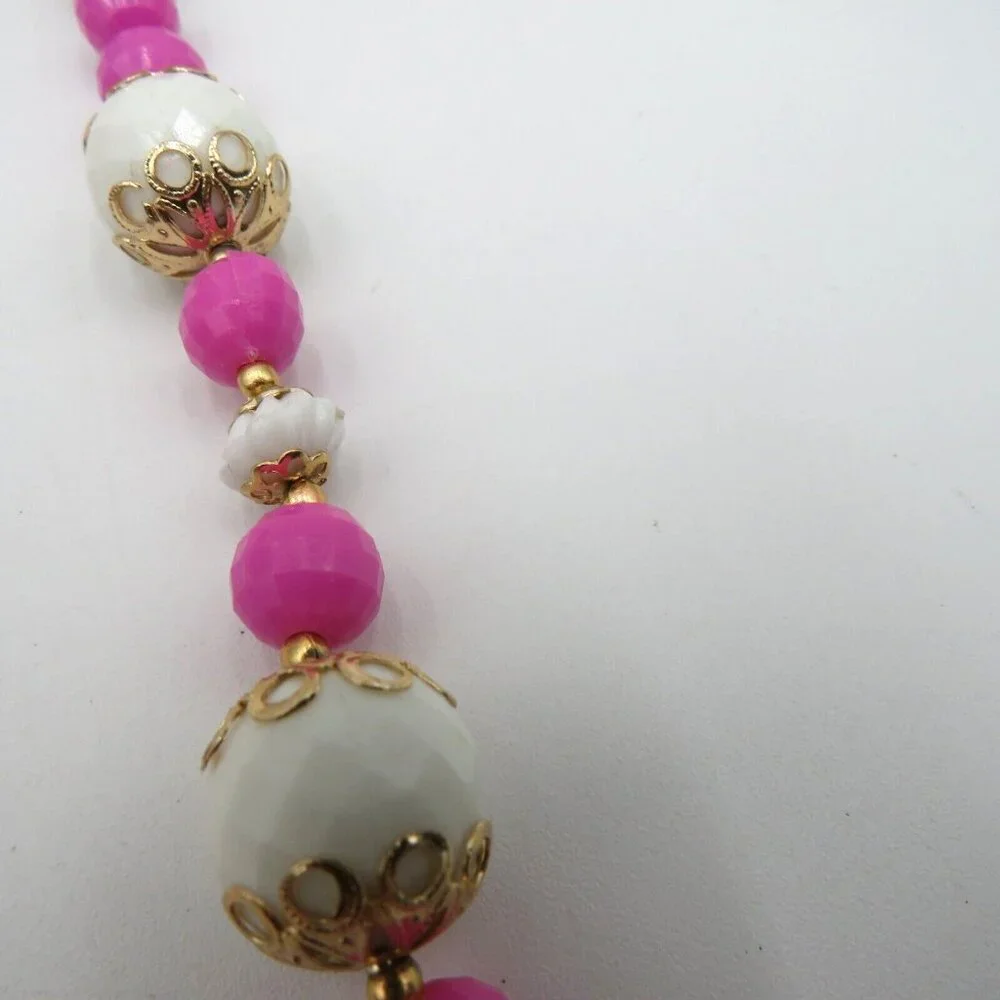 Hong Kong Necklace 24